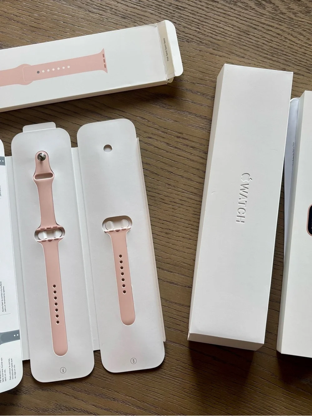 EUC Women’s Rose Gold Apple Watch, Series 6 with original unused pink band.